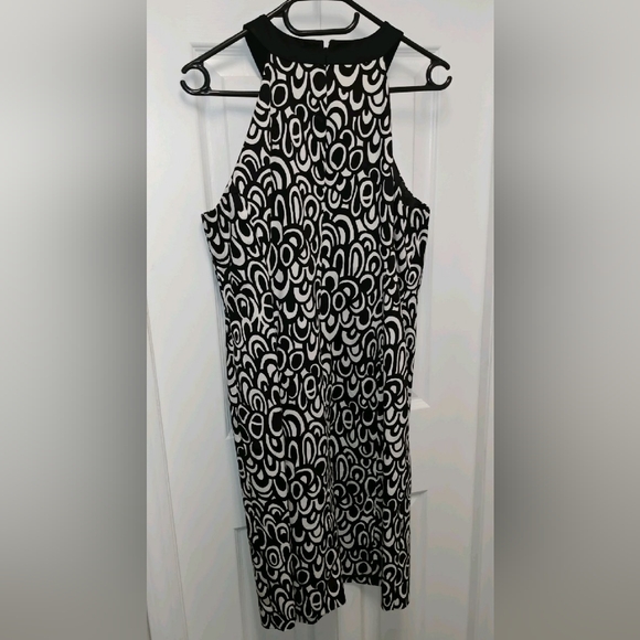 Evan- Picone halter style dress - Picture 4 of 8